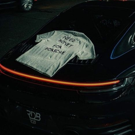 Brauche Geld für Porsche T-Shirt